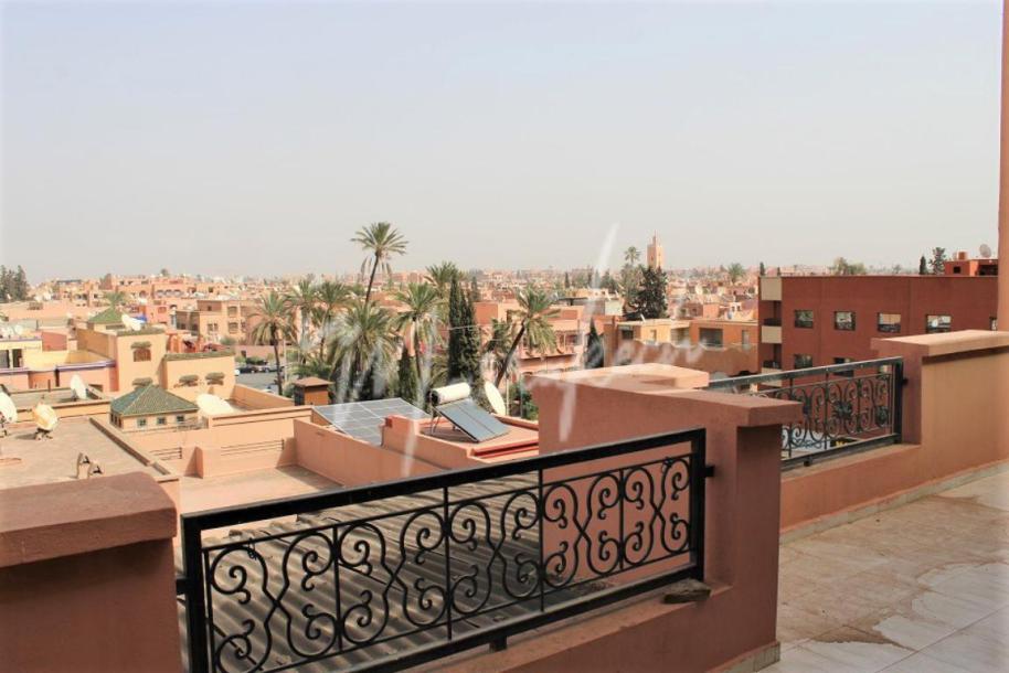 Trois chambres avec terrasse à louer avec vue dégagée-1