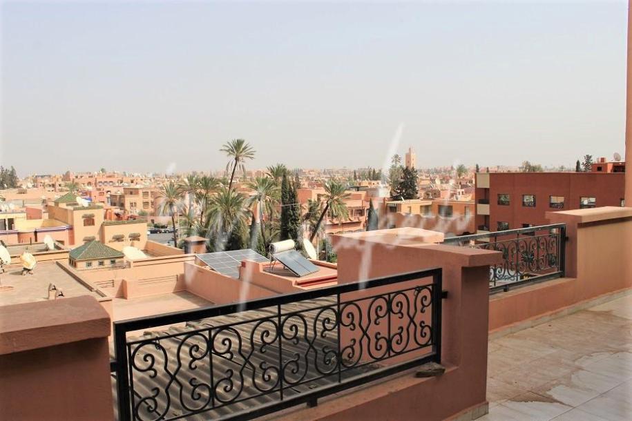 Trois chambres avec terrasse à louer avec vue dégagée-0