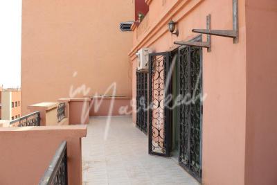 Trois chambres avec terrasse à louer avec vue dégagée