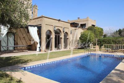 Charmante villa meublée à la location