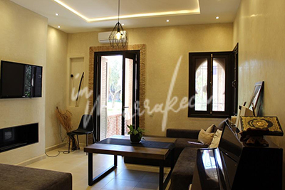 Pavillon à la vente dans un domaine avec piscine