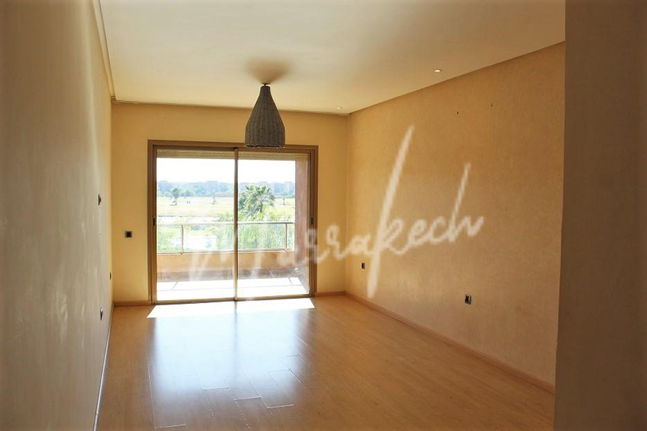 Appartement 2 chambres vide à la location sur golf avec vue sur lac et piscine-9