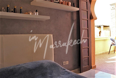 Pavillon à la vente dans un domaine avec piscine