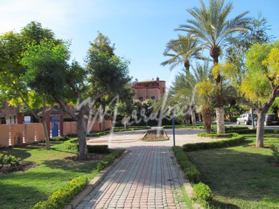 Villa vide de 4 chambres dans une résidence gardiennée