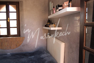 Pavillon à la vente dans un domaine avec piscine