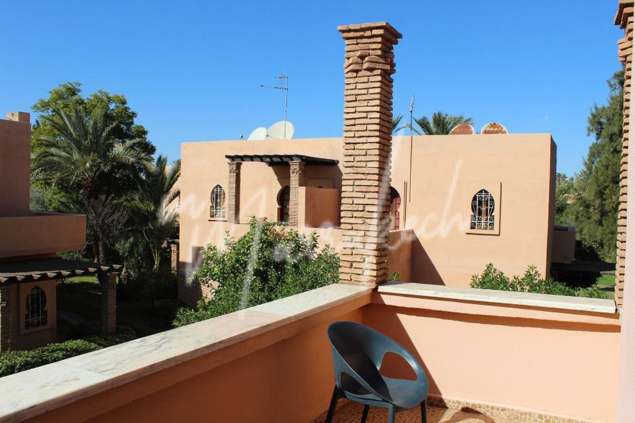 Pavillon à la vente dans un domaine avec piscine-4