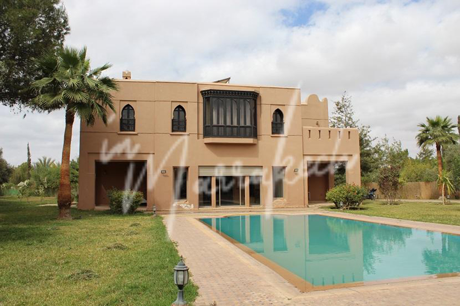 Villa de Quatre chambres  à  la vente sur la route de ouarzazate-16