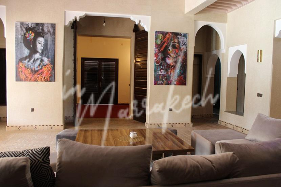 Villa de Quatre chambres  à  la vente sur la route de ouarzazate-6