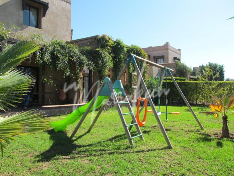 Charmante villa de 3 chambres dans un domaine-2