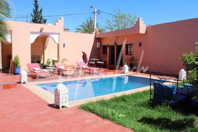 Coquette villa semi-meublée à louer sur la route de ouarzazate