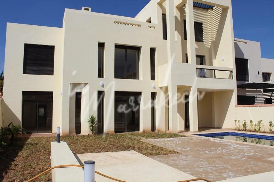 Belle villa de 4 chambres sur  Golf AL MAADEEN-1