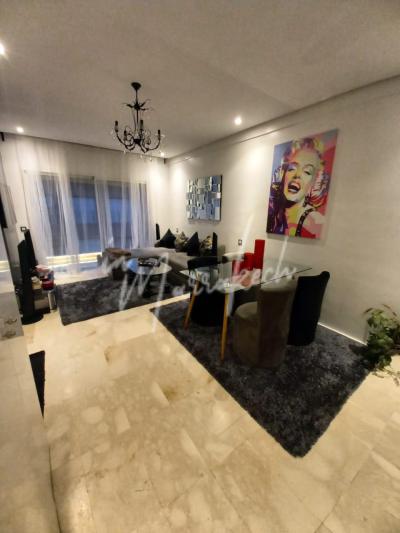 Coquet studio au dernier étage à la location