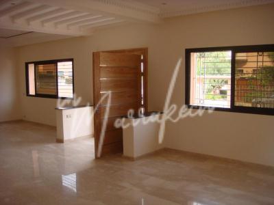 Belle villa avec un jardin à louer sur la route de casablanca