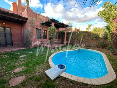 Villa de trois chambres avec piscine à louer