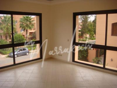 Belle villa avec un jardin à louer sur la route de casablanca