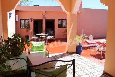 Coquette villa semi-meublée à louer sur la route de ouarzazate