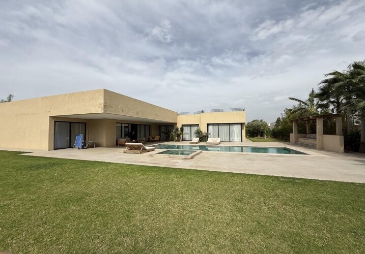 Villa neuve titrée contemporaine 4 chambres Route de l'Ourika-1